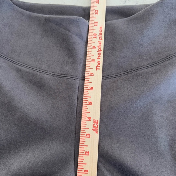WHBM Ult Faux-Suede Runway Leggings NWT Women’s Size 12 Stormy Gray - Picture 11 of 15